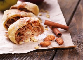 Apfelstrudel mit Zimt