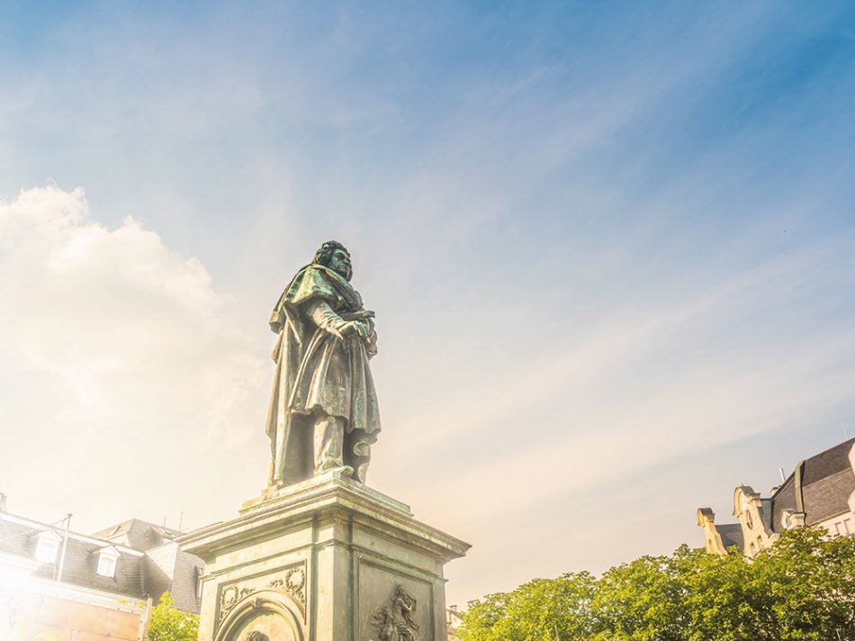 Bonn, Beethoven-Denkmal auf dem Münsterplatz