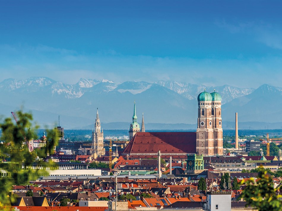 München vor der Alpenkulisse
